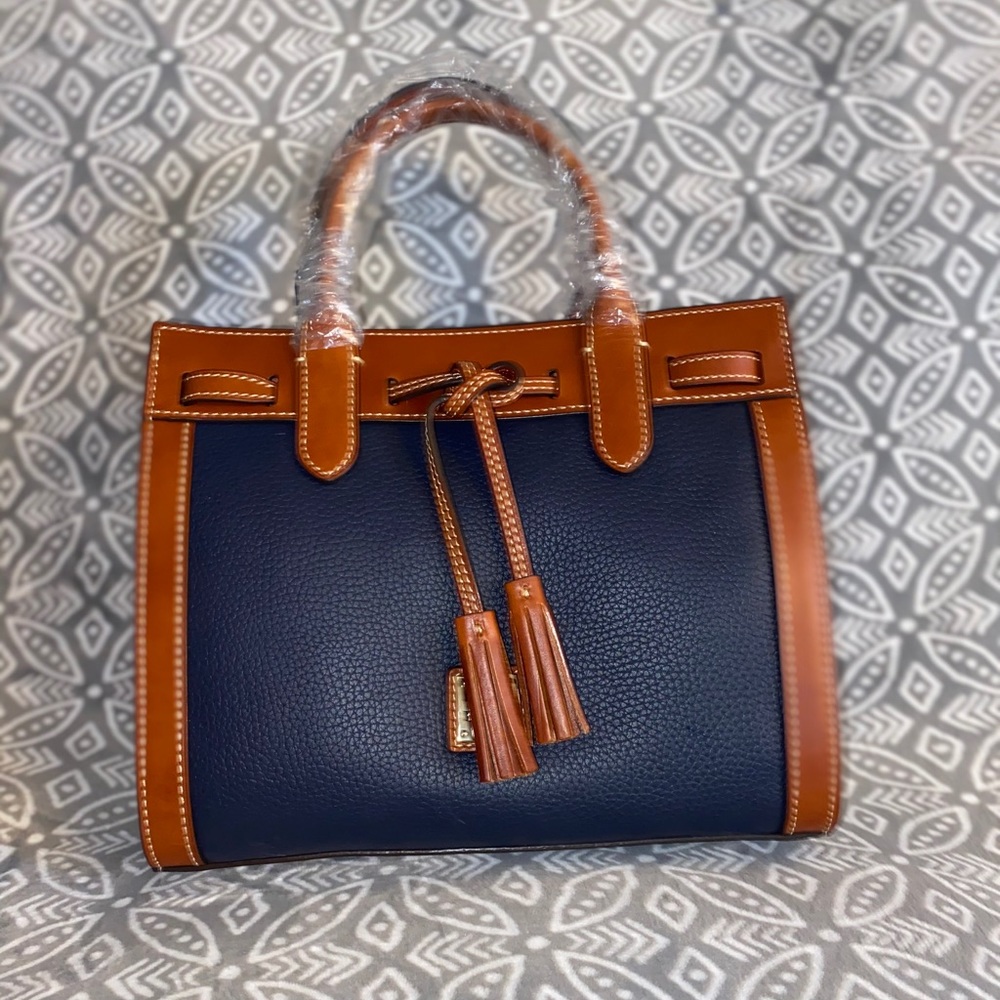 Dooney & Bourke Ariel satchel